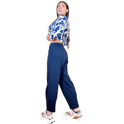 Pantalone Punto Milano con Pinces Caviglia Blu Dettaglio Pinces caviglia Fascia elasticizzata posteriore Cavallo regolare Tasche laterali a filo  Tasca posteriore Taglio dritto leggermente ristretto alla caviglia Colore Blu Comoda vestibilità  Vestibilità  Over Composizione Tessuto 52%CO 40%PA 8%EA Taglia Unica Made in Italy Prodotto da Wendy Trendy Distribuito da 28dot8